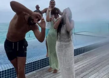 أحمد محسن ومنة عرفة قصة سفر للمالديف ومراهنات فى صالات القمار 2025