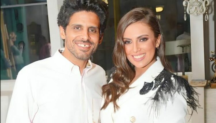 "حمدي المرغني وإسراء عبد الفتاح: انفصال بلا طلاق.. هل تكون الابنة هي الجسر؟" 1 "حمدي المرغني وإسراء عبد الفتاح: انفصال بلا طلاق.. هل تكون الابنة هي الجسر؟" 2025