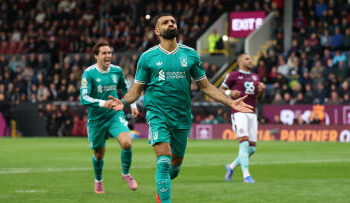 "مفاجآت الدوري الإنجليزي: ليفربول يتصدر وسط تألق سندرلاند وبورنموث" 2025