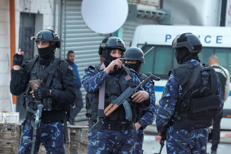 أمن غزة يولد في القاهرة: تجهيزات سرية لعودة قوة السلطة الفلسطينية من المعسكرات المصرية 2026