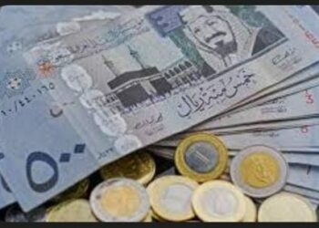 "الريال السعودي يتحدى تقلبات الدولار: استقرار صامد رغم رياح السياسة النقدية" 2025