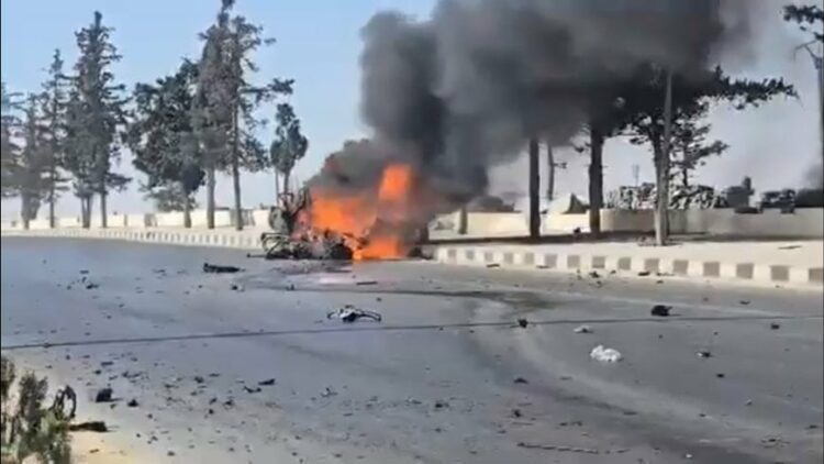 طيران مسير يستهدف سيارة قرب مطار حلب الدولي وسط تكتم رسمي "فيديو" 1 طيران مسير يستهدف سيارة قرب مطار حلب الدولي وسط تكتم رسمي "فيديو" 2025