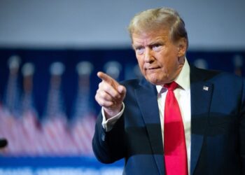 ترامب يعلن مفاوضات "متعمقة للغاية" مع حماس ويحذر من عواقب وخيمة 2025