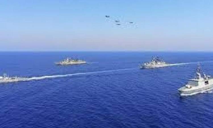 بارجات عسكرية بالساحل السوري؟ انتشار بحري غامض يشعل شرق المتوسط 1 بارجات عسكرية بالساحل السوري؟ انتشار بحري غامض يشعل شرق المتوسط 2025