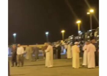 معاناة المئات من المعتمرين العراقيين على الحدود السعودية تثير نداءات عاجلة للتدخل "فيديو" 2025