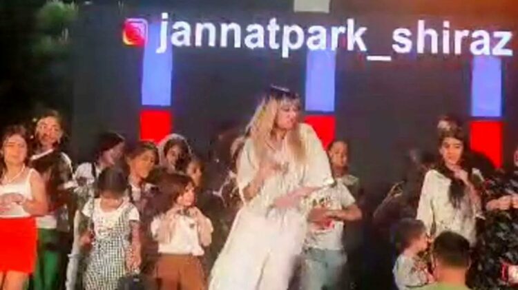 "رقصة في شيراز" تفجر أزمة سياسية وأمنية في إيران "فيديو" 1 "رقصة في شيراز" تفجر أزمة سياسية وأمنية في إيران "فيديو" 2025