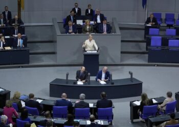 زلزال سياسي في ألمانيا: حزب البديل اليمني يتصدر نوايا التصويت 2025