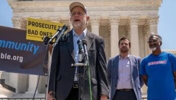 سحب استثماراته من تل ابيب … من هو جيري جرينفيلد الذى استقال بسبب الحرب على غزة ؟ 2025