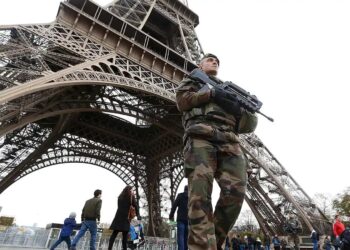 استراتيجية الألف جرح.. تحذيرات فرنسية من موجة تطرف جديدة يقودها داعش في أوروبا 2025