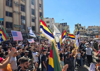 بأعلام أمريكا وإسرائيل.. مظاهرة في السويداء اليوم السبت للمطالبة بحق تقرير المصير 2025