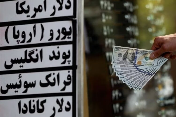 انهيار العملة الإيرانية.. الدولار يتجاوز 103,500 تومان في طهران 2026