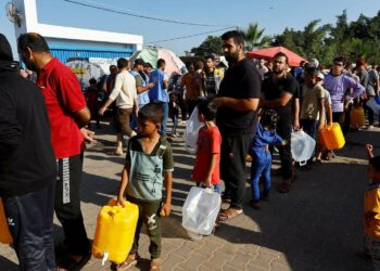 أزمة المياه في غزة تهدد حياة عشرات الآلاف من النازحين 2025