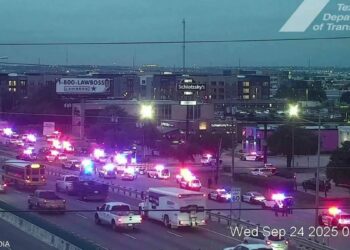 منهم مصريين وعرب … قتلى وجرحى بإطلاق نار في مركز لشرطة الهجرة بأميركا 2025