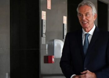 خطة أمريكية لإدارة غزة: ترامب يراهن على بلير وسط تحفظات عربية 2025