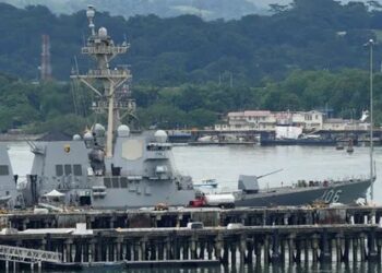 ترامب يدرس خيارات توجيه ضربة عسكرية ضد فنزويلا 2025