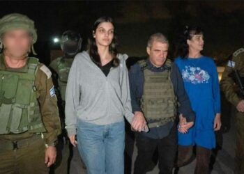 القسام يفقد التواصل مع أسرى إسرائيليين …عمري ميران ومتان انجريست: لغز الاختفاء في أحياء الصبرة وتل الهوى 1 القسام يفقد التواصل مع أسرى إسرائيليين …عمري ميران ومتان انجريست: لغز الاختفاء في أحياء الصبرة وتل الهوى 2025