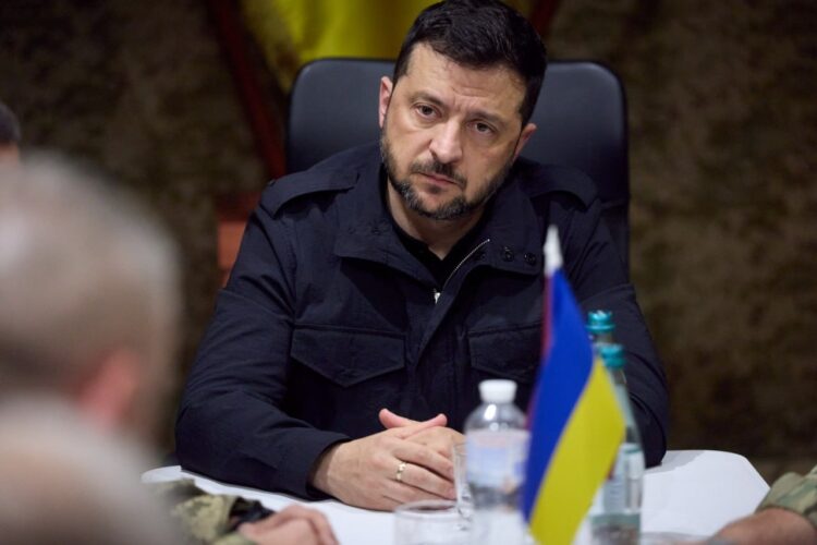 زيلينسكي يرفض أي تنازلات إقليمية: "حدود أوكرانيا مُكرسة في الدستور" 1 زيلينسكي يرفض أي تنازلات إقليمية: "حدود أوكرانيا مُكرسة في الدستور" 2025