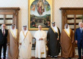 بابا الفاتيكان وولي العهد البحريني يبحثان قضايا الشرق الأوسط وتعزيز العلاقات الثنائية 2025
