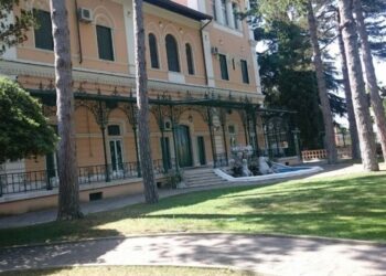 إيطاليا تجمد حسابات السفارة الليبية في روما 2025