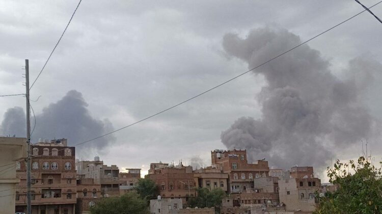 دوي انفجارات في صنعاء… إسرائيل تستهدف مقرات الحوثيين والمرافق العسكرية "فيديو" 2026