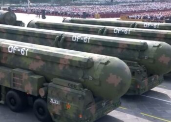 "تنين بكين يكشف مخالبه امام العالم : استعراض عسكري صيني يزلزل المعادلة مع واشنطن" 2025