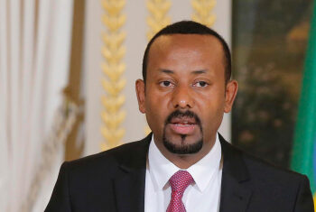 "أبي أحمد" الذى قاد سفينة إثيوبيا نحو الغرق… مليشيات وقمع ومجازر في عهد الإصلاح الزائف 3 "أبي أحمد" الذى قاد سفينة إثيوبيا نحو الغرق… مليشيات وقمع ومجازر في عهد الإصلاح الزائف 2025