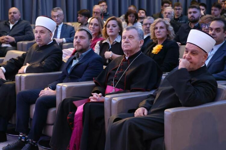 البوسنة والهرسك تستضيف قمة تاريخية سراييفو 2025 : تدعو لعالم بلا حروب 1 البوسنة والهرسك تستضيف قمة تاريخية سراييفو 2025 : تدعو لعالم بلا حروب 2025