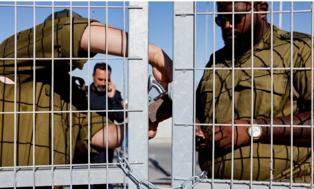 الجارديان: إسرائيل احتجزت جثث 135 فلسطينيًا مشوهة في سجن سيئ السمعة يواجه اتهامات بالتعذيب 2 الجارديان: إسرائيل احتجزت جثث 135 فلسطينيًا مشوهة في سجن سيئ السمعة يواجه اتهامات بالتعذيب 2025