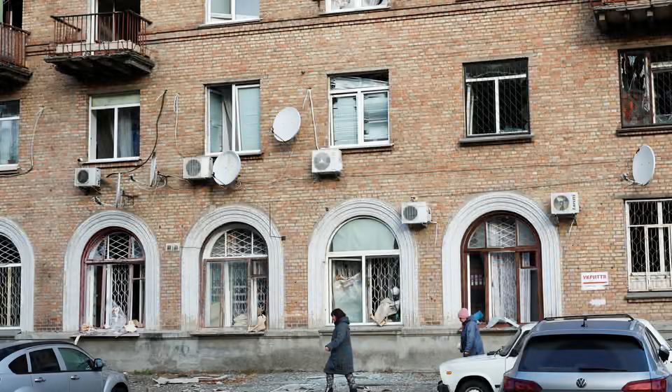 روسيا وأوكرانيا تتبادلان القصف الصاروخي بعد تجميد قمة بوتين – ترامب 2 روسيا وأوكرانيا تتبادلان القصف الصاروخي بعد تجميد قمة بوتين – ترامب 2025