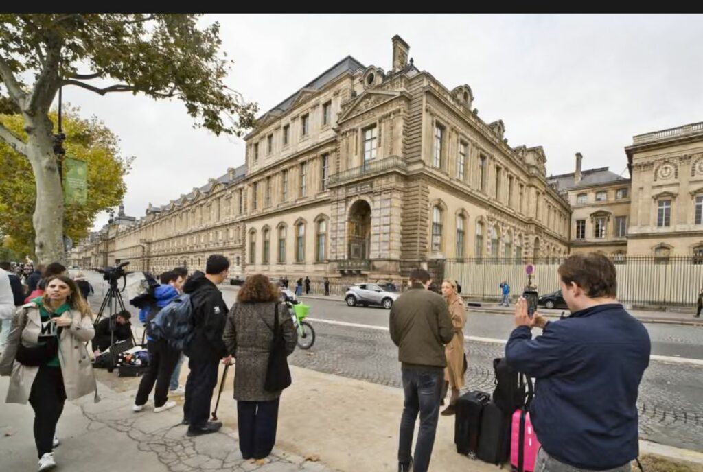 مجوهرات متحف اللوفر المسروقة: أين ذهبت وأين هى الأن ؟ 2 مجوهرات متحف اللوفر المسروقة: أين ذهبت وأين هى الأن ؟ 2025