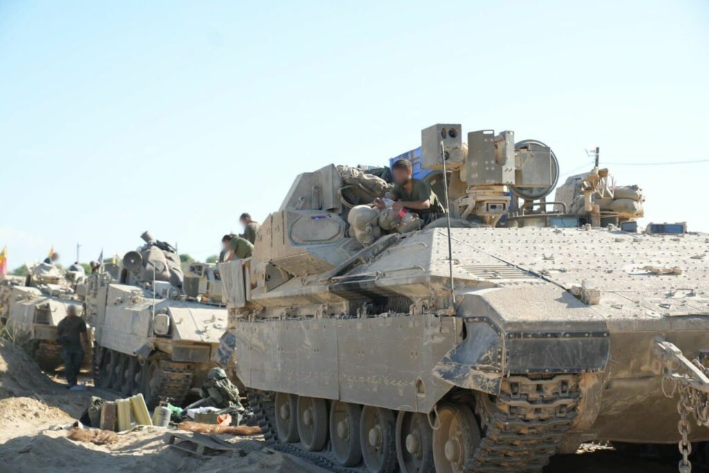 غزة تنزف من جديد: 91 قتيلًا في غارات إسرائيلية على غزة بعد أوامر نتنياهو بالتصعيد… وترامب: “الهدنة ما زالت صامدة" 2 غزة تنزف من جديد: 91 قتيلًا في غارات إسرائيلية على غزة بعد أوامر نتنياهو بالتصعيد… وترامب: “الهدنة ما زالت صامدة" 2025