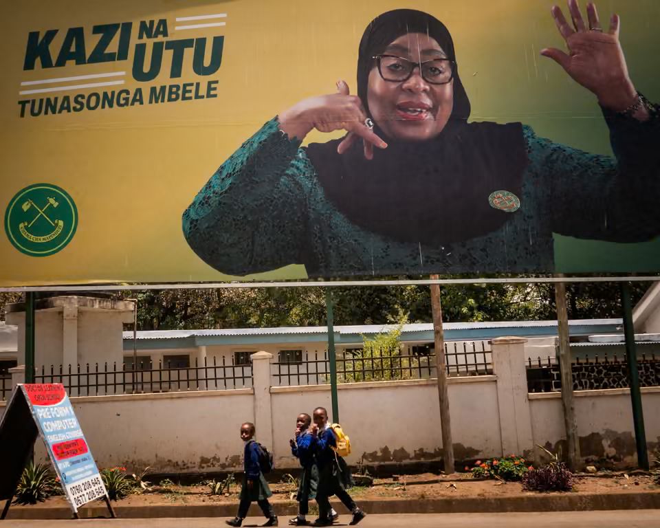 احتجاجات عنيفة مع اقتراب إعلان فوز رئيسة تنزانيا بالانتخابات 2025