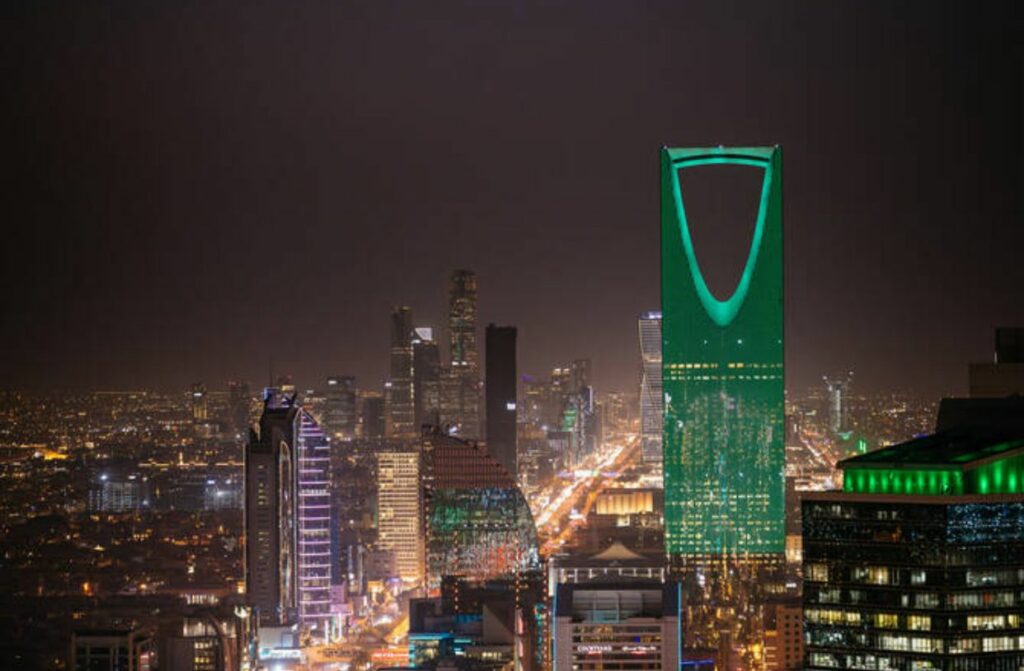 النفط ينخفض : السعودية تسجل عجزًا بـ23.6 مليار دولار رغم ارتفاع الإيرادات غير النفطية 2 النفط ينخفض : السعودية تسجل عجزًا بـ23.6 مليار دولار رغم ارتفاع الإيرادات غير النفطية 2025