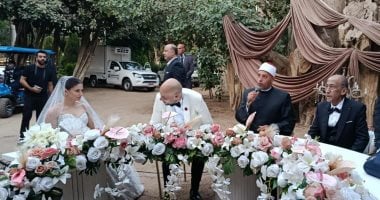 بين الرومانسية والأضواء: أسرار عرس حاتم صلاح الاسطورى 1 بين الرومانسية والأضواء: أسرار عرس حاتم صلاح الاسطورى 2025