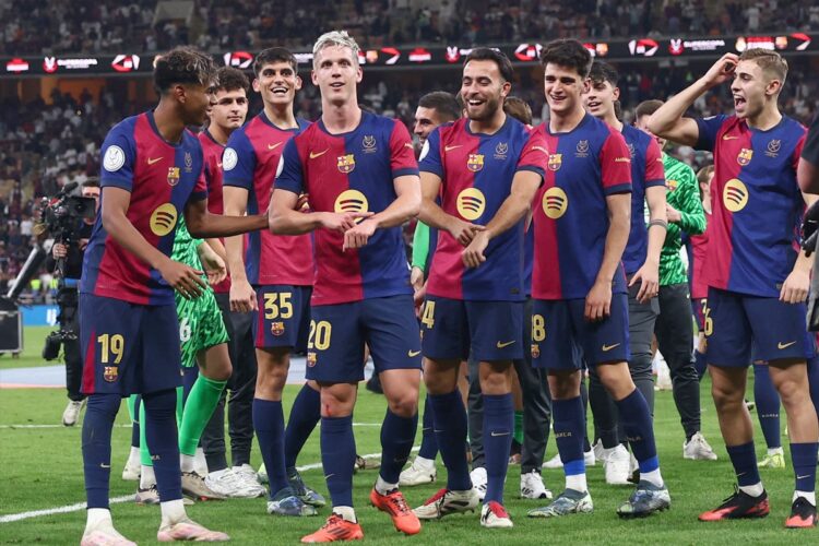 لوبيز يكتب التاريخ بهاتريك أوروبي ويقود برشلونة لمهرجان الاهداف 2026