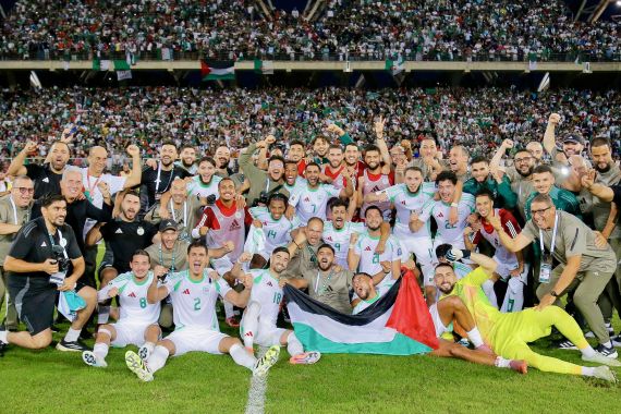 صدارة بلا خسارة.. الجزائر تعبر أوغندا وتختتم التصفيات بتعادل مثير 1 صدارة بلا خسارة.. الجزائر تعبر أوغندا وتختتم التصفيات بتعادل مثير 2025