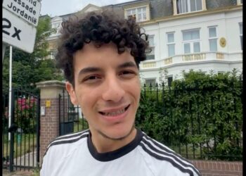 الشرطة الهولندية توقف أنس حبيب خلال احتجاج أمام السفارة المصرية أكتوبر 2025 "فيديو" 2025