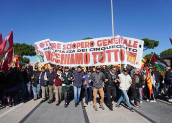 إضراب عام يعم مدن إيطاليا تضامنا مع غزة وسط جدل سياسي حاد بين الحكومة والنقابات "صور" 2025