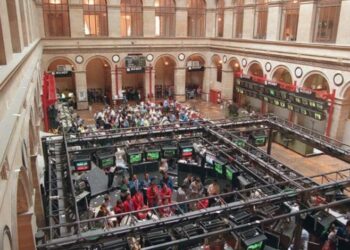 بورصة باريس تتراجع بأكثر من 2% بعد استقالة لوكورنو 2025