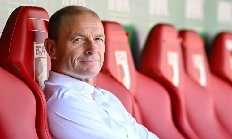 صفقة أكتوبر 2025: جيس ثورب يقود الأهلي 3 مواسم مع صلاحيات لاصطحاب جهازه المعاون 1 صفقة أكتوبر 2025: جيس ثورب يقود الأهلي 3 مواسم مع صلاحيات لاصطحاب جهازه المعاون 2025