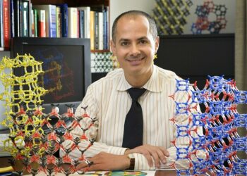 فوز عمر ياغي بجائزة نوبل للكيمياء 2025 يشغل خلاف سعودي فلسطيني على هويته 2025