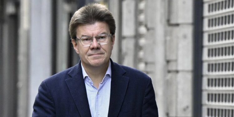 بلجيكا على حافة الانهيار: استقالة وزير الميزانية تُفجّر الحكومة المؤقتة 2026