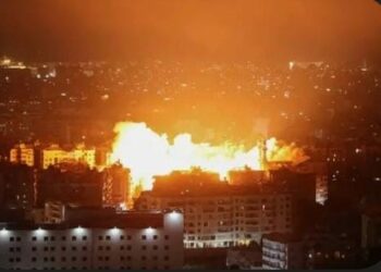 جنوب لبنان يحترق: 15 غارة في ساعة… إسرائيل تتوغل وقنابل تستفيق على صيدا وبنت جبيل 2025