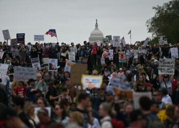 احتجاجات لا ملوك تعم الولايات المتحدة ضد سياسات ترامب أكتوبر 2025 2025