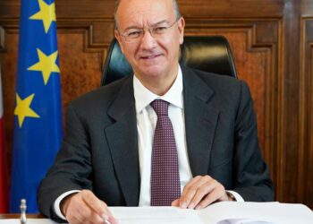 وزير التعليم الإيطالي يثير الجدل حول حظر مناقشة الهوية الجنسية في المدارس قبل سن المراهقة 2025