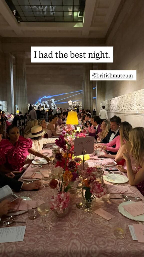 غضب أثينا: اليونان تتهم المتحف البريطاني بـ"التعدي المسيء" على الآثار بعد إقامة عشاء خيري في قاعة البارثينو 2 غضب أثينا: اليونان تتهم المتحف البريطاني بـ"التعدي المسيء" على الآثار بعد إقامة عشاء خيري في قاعة البارثينو 2025