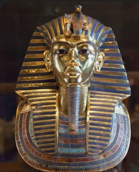 الوداع الملكي… آخر ليلة للفرعون الشاب توت عنخ امون في متحف التحرير 1 الوداع الملكي… آخر ليلة للفرعون الشاب توت عنخ امون في متحف التحرير 2025