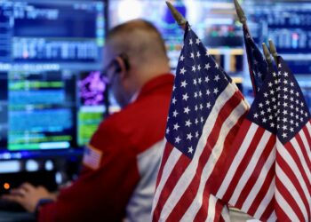 موجة صعود في وول ستريت… تدفقات رؤوس الأموال تعيد الزخم للأسهم وسط تفاؤل بموسم الأرباح 2025