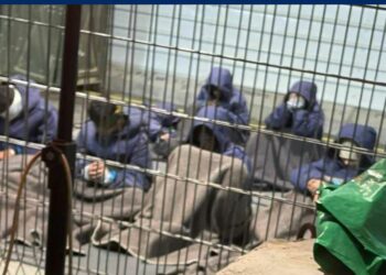 الجارديان: إسرائيل احتجزت جثث 135 فلسطينيًا مشوهة في سجن سيئ السمعة يواجه اتهامات بالتعذيب 2025