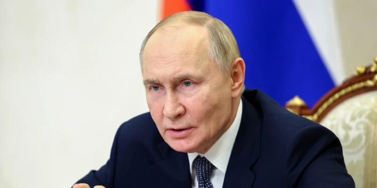 رحلة محفوفة بالمخاطر: بولندا تهدد باعتقال بوتين إذا مر عبر مجالها الجوي.. فكيف سيصل إلى بودابست؟ 2025